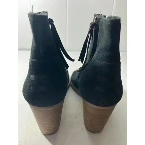 Toms boots​ - Picture 3 of 5